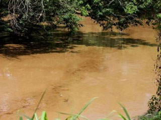 Paralizan planta potabilizadora en Monagas por residuos de crudo en el Guarapiche