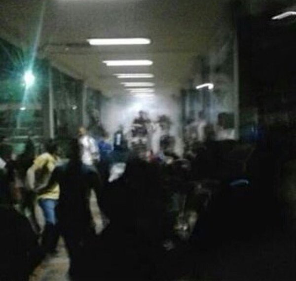 Situación irregular con encapuchados en URBE provoca caos en Maracaibo (4)