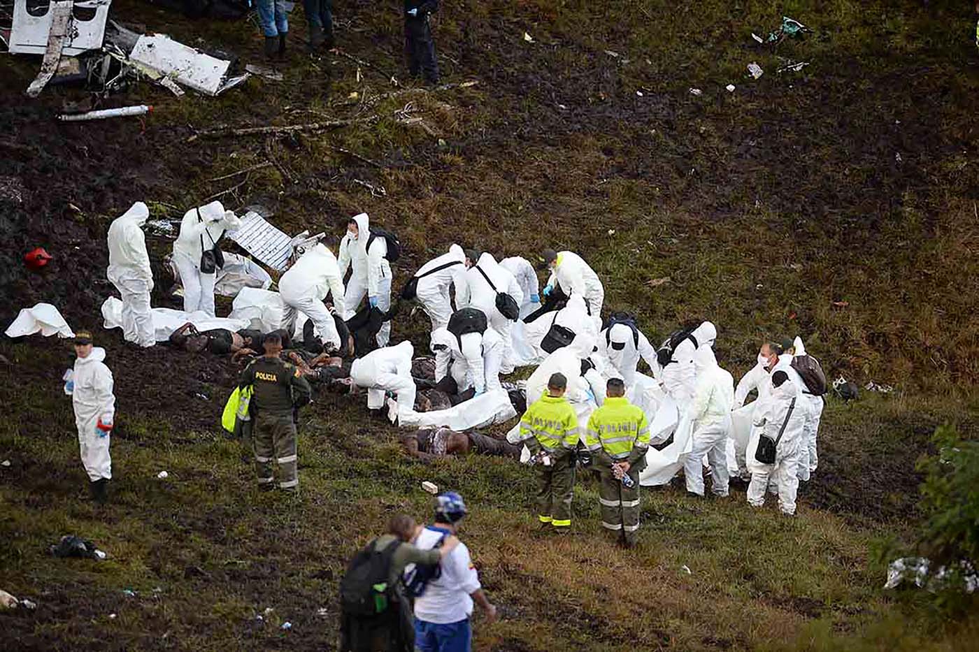 avion-se-estrella-en-medellin