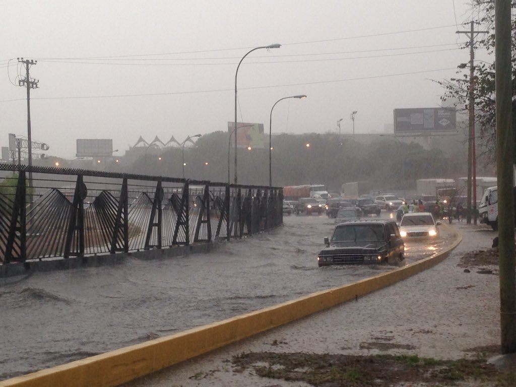 Distribuidor Altamira inundado completamente (5)