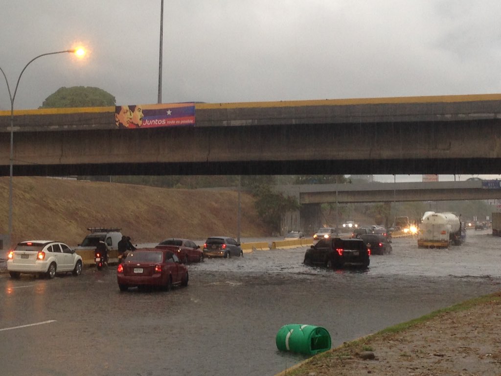 Distribuidor Altamira inundado completamente (5)