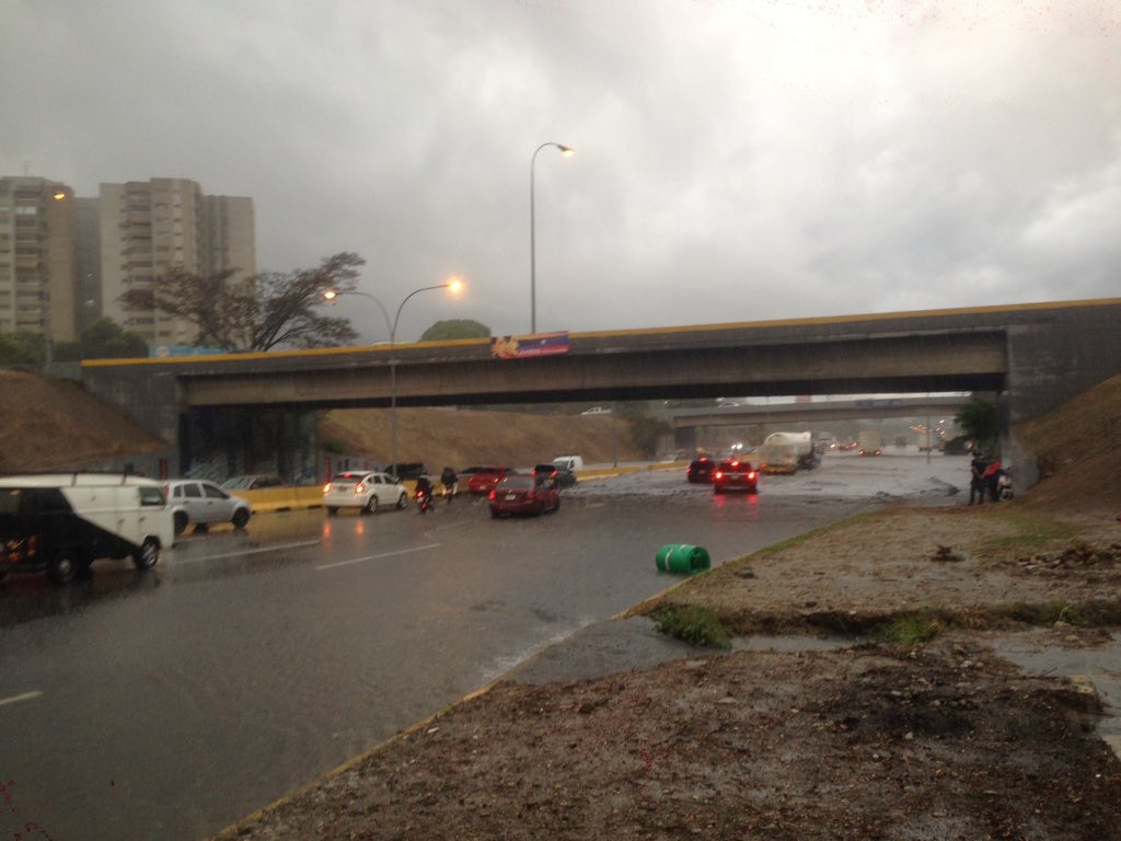Distribuidor Altamira inundado completamente (5)