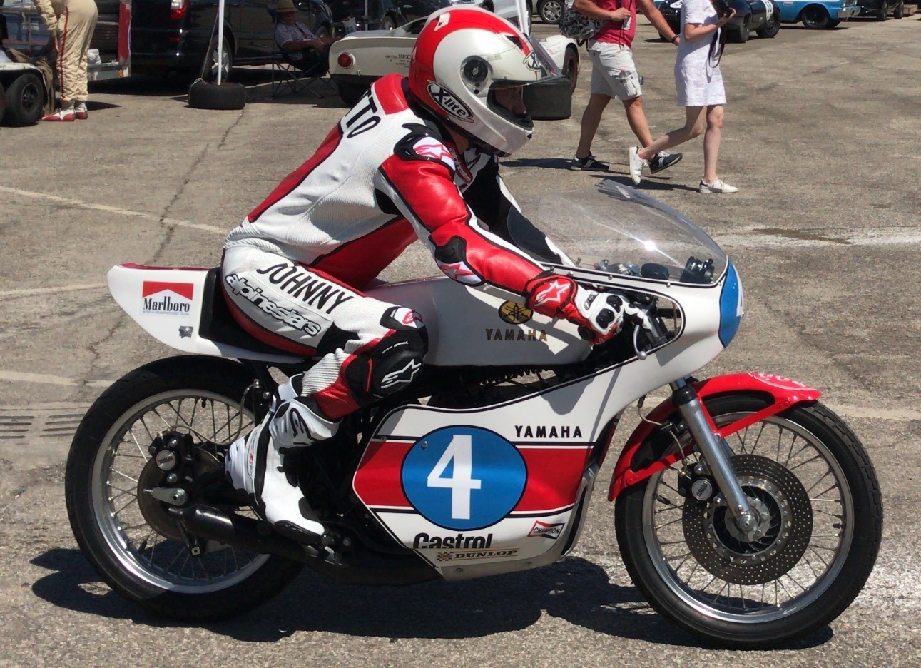 ESTE AÑO EN IMOLA, ITALIA, JOHNNY CECOTTO MANEJÓ UNA YAMAHA DE 350cc DE 1974