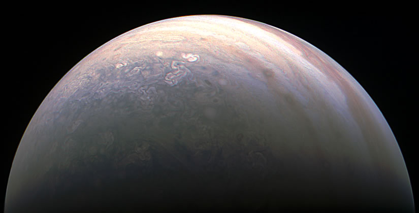 Júpiter en colores visto desde el lado del polo norteNASA/JPL-Caltech/SwRI/MSSS