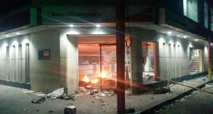 quemaron el banco bicentenario de guadualito