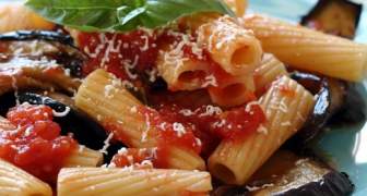 PASTA CON BERENJENA Y TOMATE