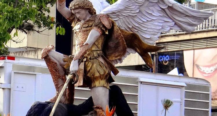 Hoy celebramos el día de San Miguel Arcángel