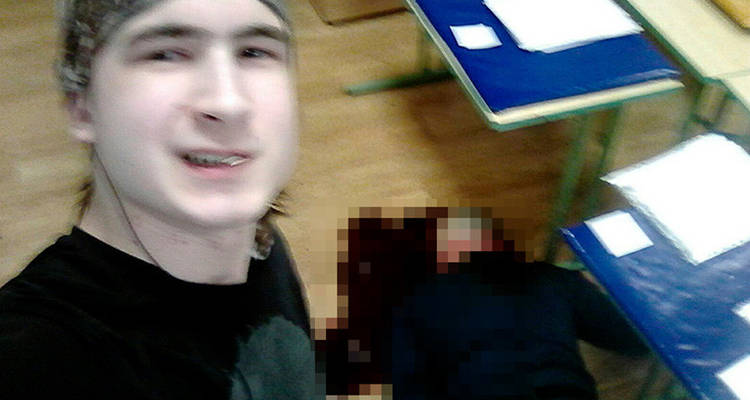 estudiante mata a cuchilladas a su profesor, lo publica en una red social y se suicida
