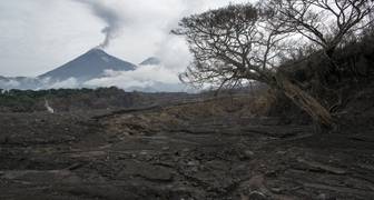 Guatemala sube a 332 cifra de desaparecidos por erupción