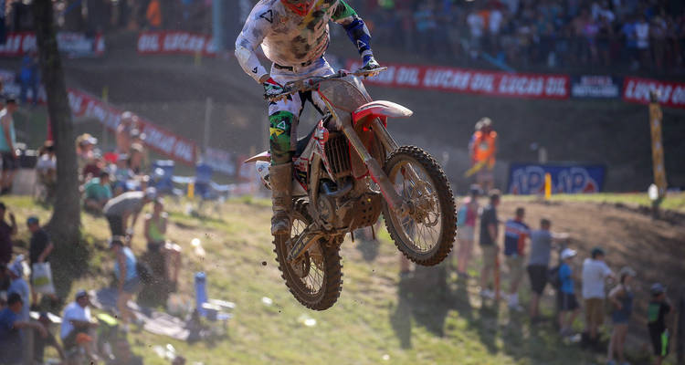 LORENZO LOCURCIO COMPITE EN LA SÉPTIMA VÁLIDA DEL PRO MOTOCROSS EN REDBUD, MICHIGAN