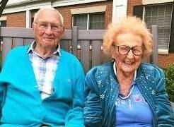 Hombre de 100 años se casa con su novia de 102