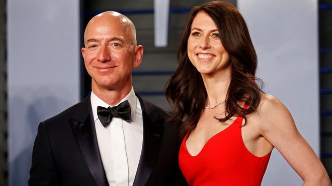 Jeff Bezos, y MacKenzie Bezos