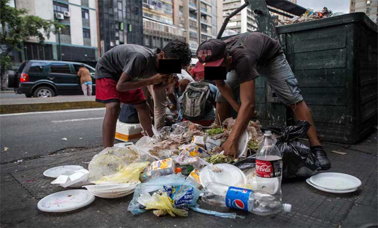 venezolanos-comen-en-la-basura