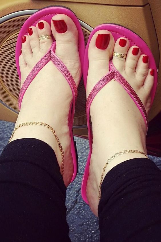 Sigue La Moda De Las Pulseras Y Anillos Para Los Pies