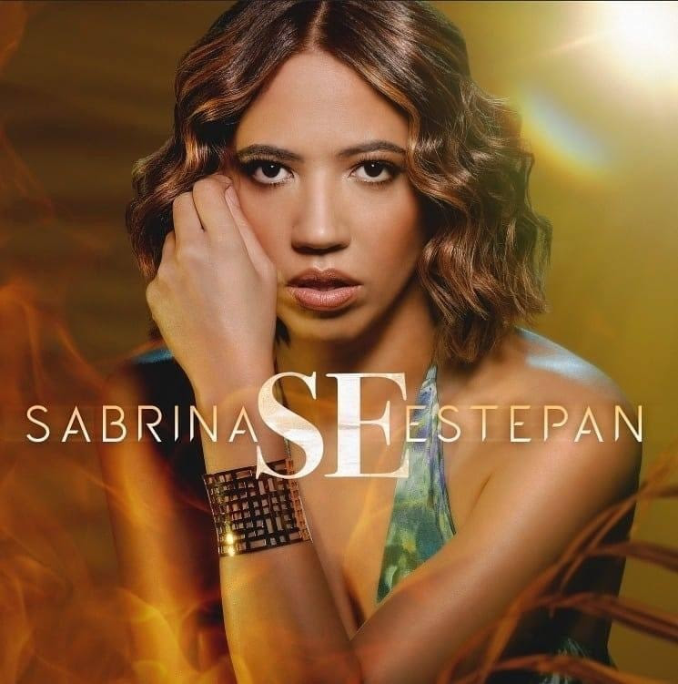 Sabrina Estepan presenta su primer álbum