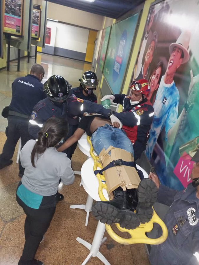 JOVEN SUICIDA SE LANZA DEL ULTIMO PISO DEL SAMBIL MUERE AL LLEGAR AL HOSPITAL