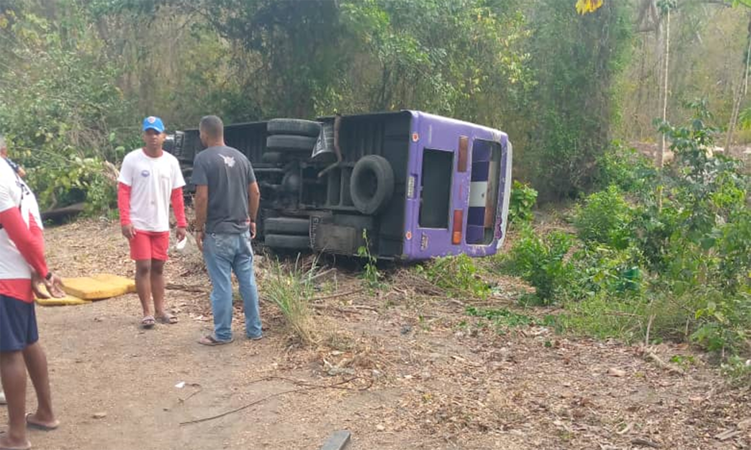Accidente deja un muerto y 10 heridos en la vía hacia Ocumare