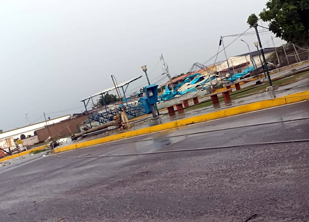 Fuertes lluvias hace destrozos en La Cañada de Urdaneta