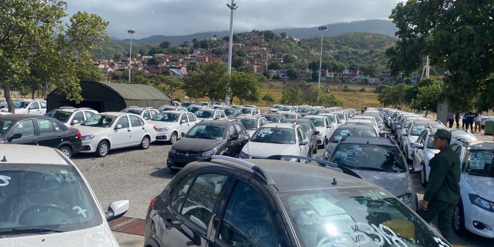 Llegan 1000 vehículos Iraníes marca SAIPA a Venezuela