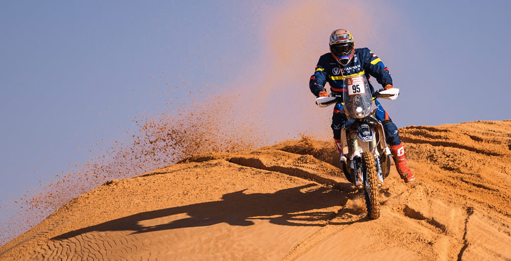 NICOLÁS CARDONA PROSIGUE SU ANDAR EN LAS ARENAS DE ARABIA (Foto Marcelo Machado De Melo)