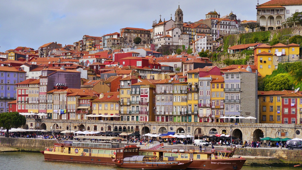 hoteles más economicos para hacer turismo en Portugal