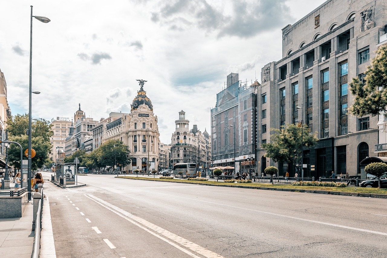 Recorrido por Madrid y opciones de alojamiento