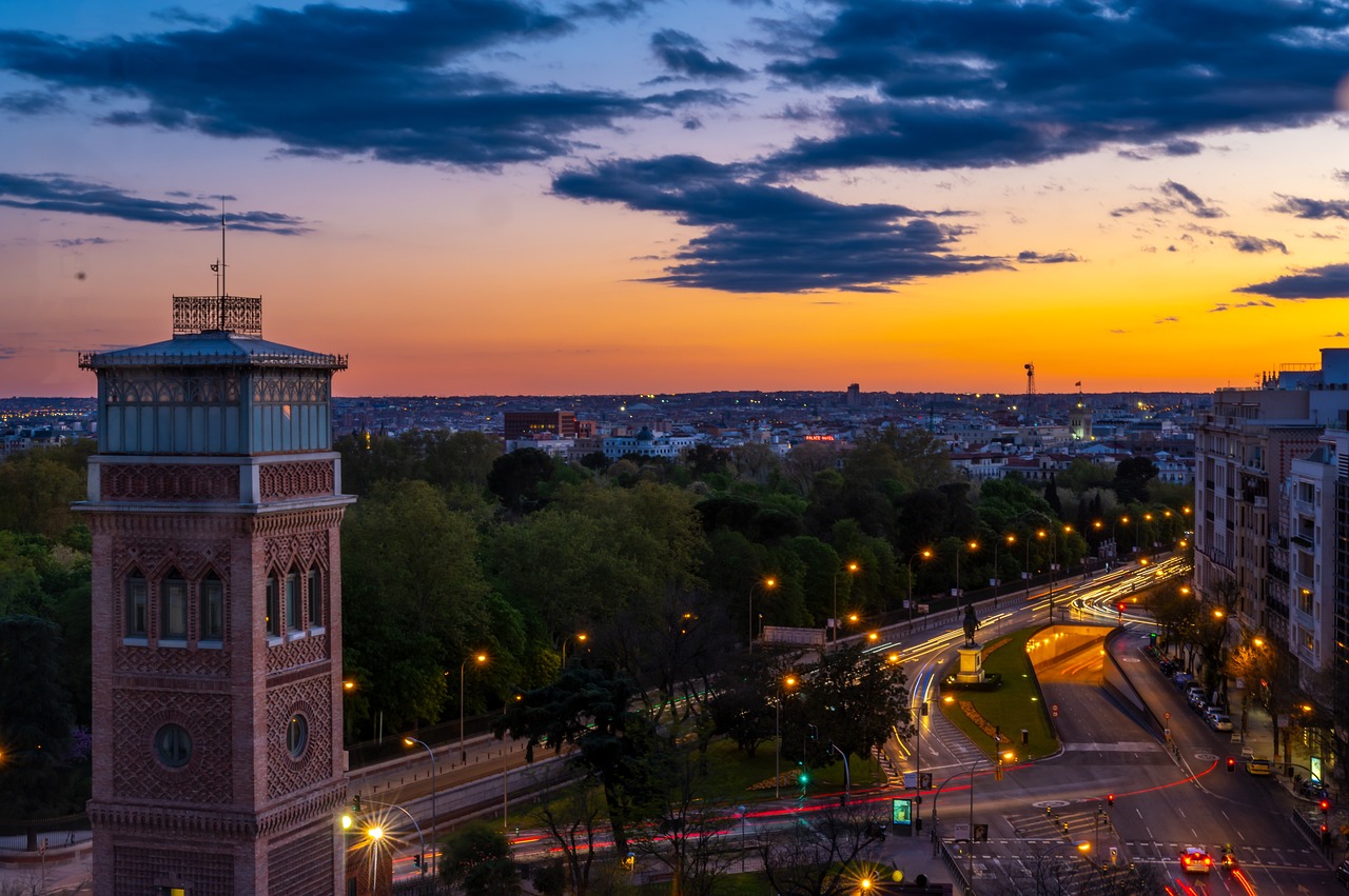 Recorrido por Madrid y opciones de alojamiento