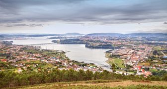 Recorrido turístico por la ciudad de Ferrol en España, con opciones de Alojamiento