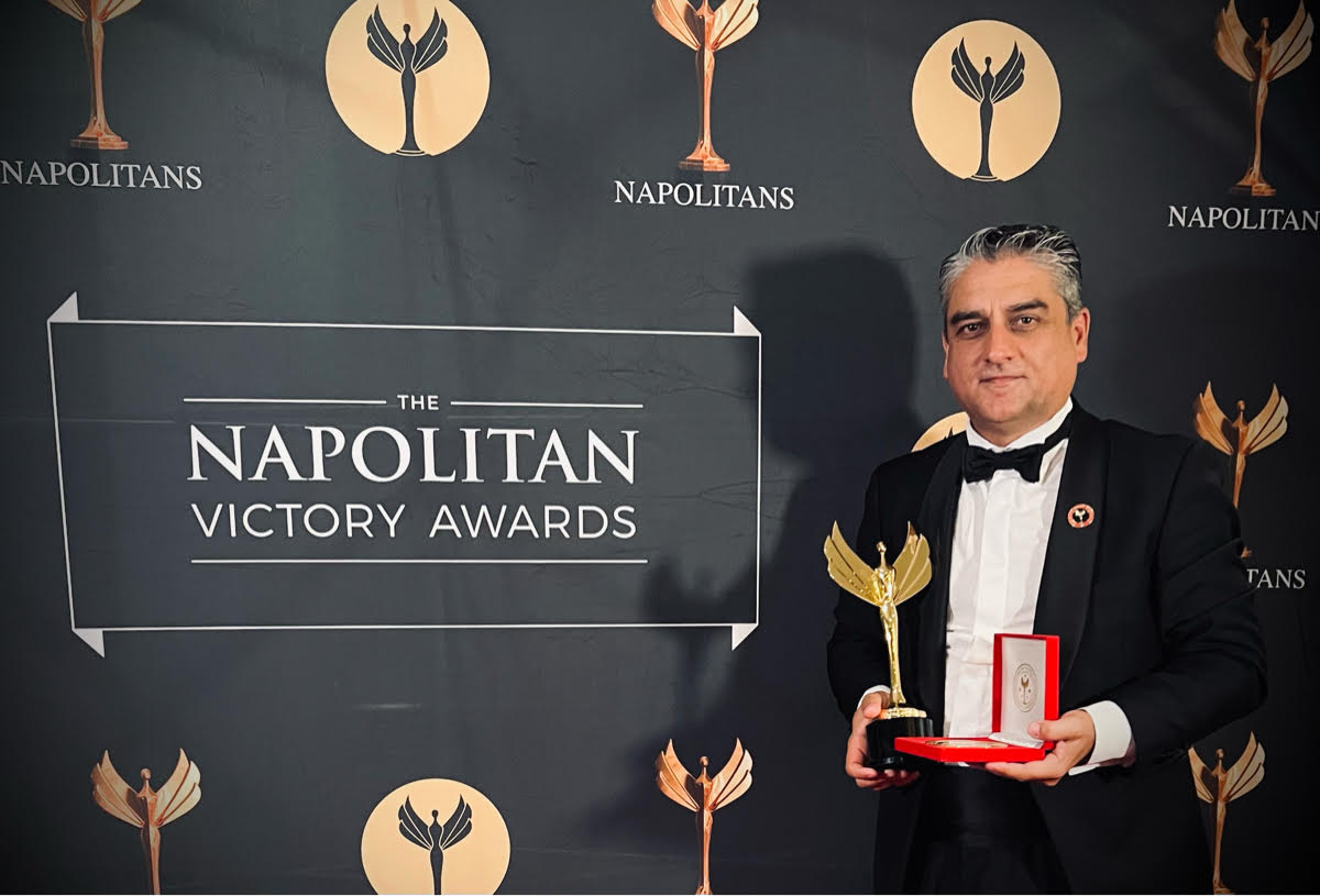 Tres premios Napolitans en Washington PARÁ Isaac Hernández