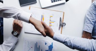 ¿Cuales son la?s diferentes entre una LLC y una INC?